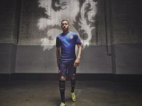 国际足联开出重磅罚单！多名球员因违规遭禁赛，涉事俱乐部面临严厉处罚