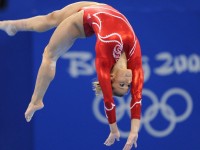 CBA官方纠正判罚，胡明轩假摔技术犯规经复核取消