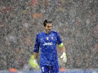 纳达尔强势回归红土赛场，法网前奏展现王者风范