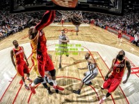 VAR再掀争议！关键判罚左右比赛结局，球迷怒斥裁判‘眼瞎’