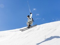 杨瀚森夏联之旅展现蜕变，笑对赛场冲突，逆境反弹显成长