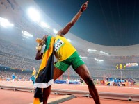 谷爱凌再创历史 自由式滑雪世界杯勇夺双冠王