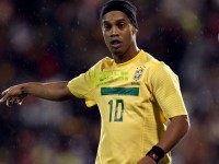 意甲争冠白热化，国际米兰绝杀登顶，尤文图斯紧追不舍