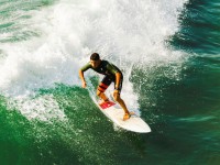 阿的江怒斥防守漏洞 费尔德伤退雪上加霜 北控男篮遭遇双重打击