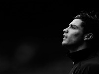 王者归来！传奇战队成功卫冕，再夺冠军荣耀